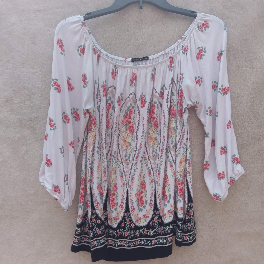 Off shoulder flower patterned blouse